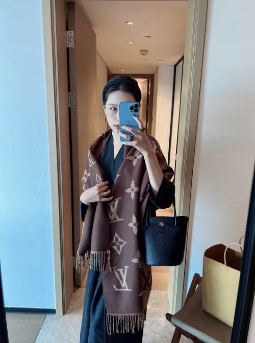 Louis Vuitton Monogram Flower Scarves [21 styles] -2