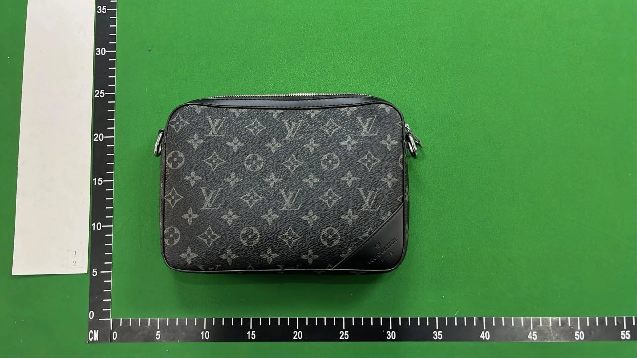  LV messenger bag  -2