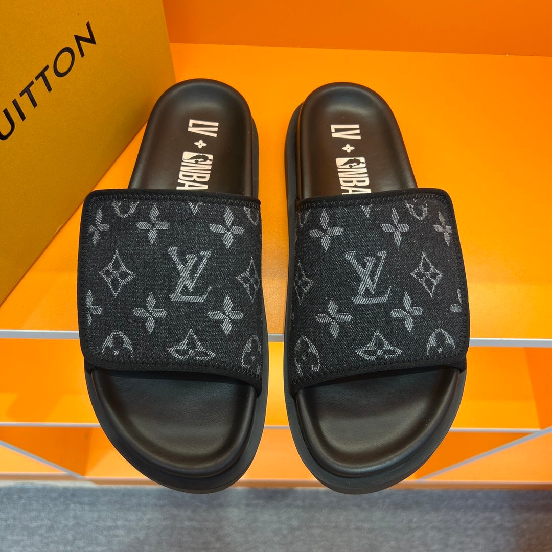 Louis Vuitton Leather Slippers（40 styles） -4