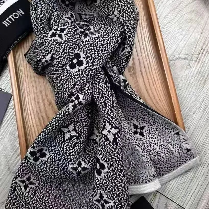 louis vuitton monogram shawl brown -2