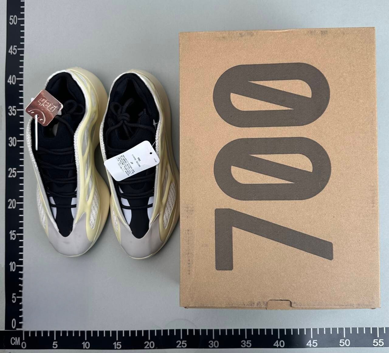 Adidas Yeezy 700 -1 -3