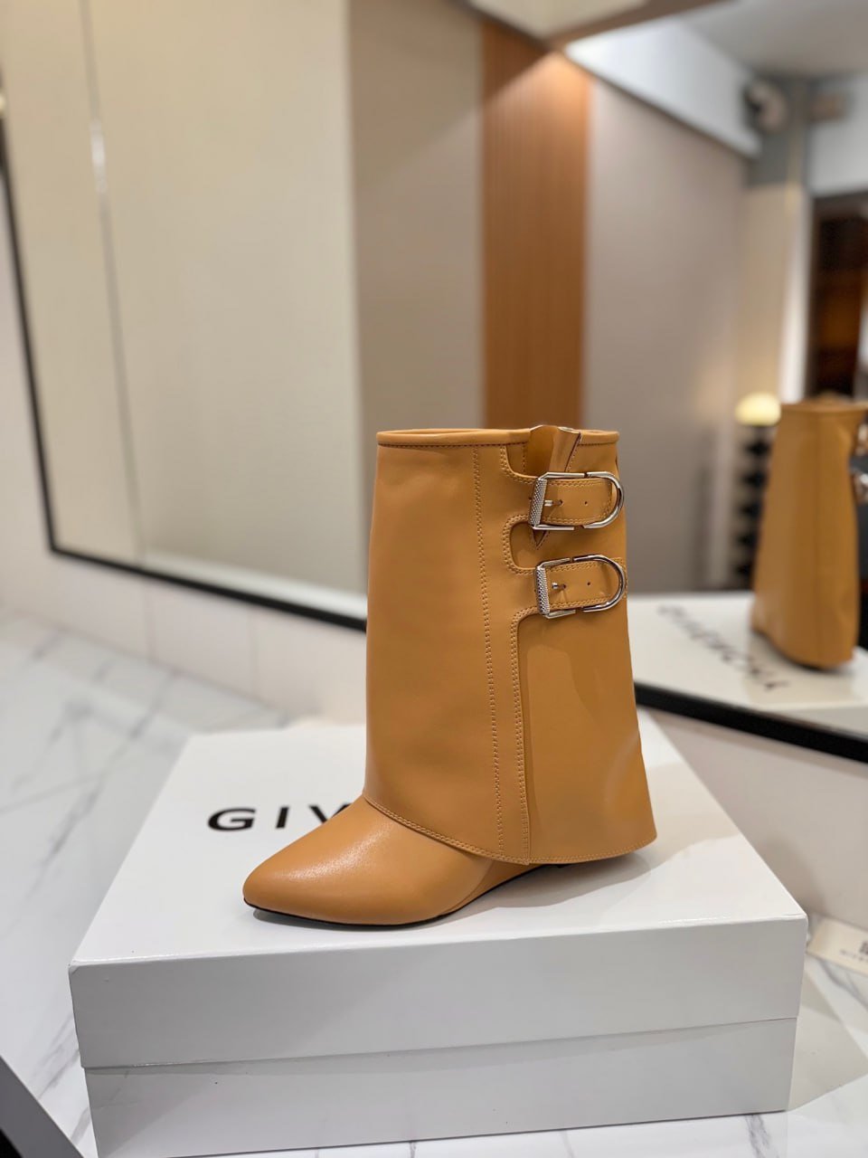 GIVENCH High Heeled Boots -4