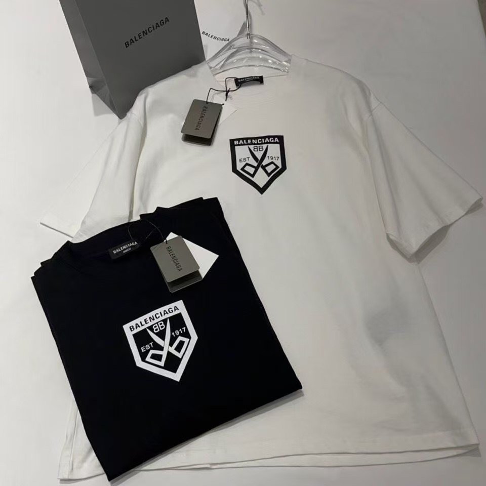    Balenciaga -4