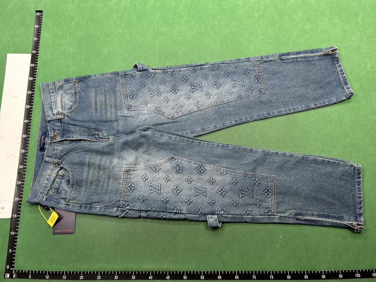 LV Louis Vuitton  jeans&LV shorts 11 High Quality -3