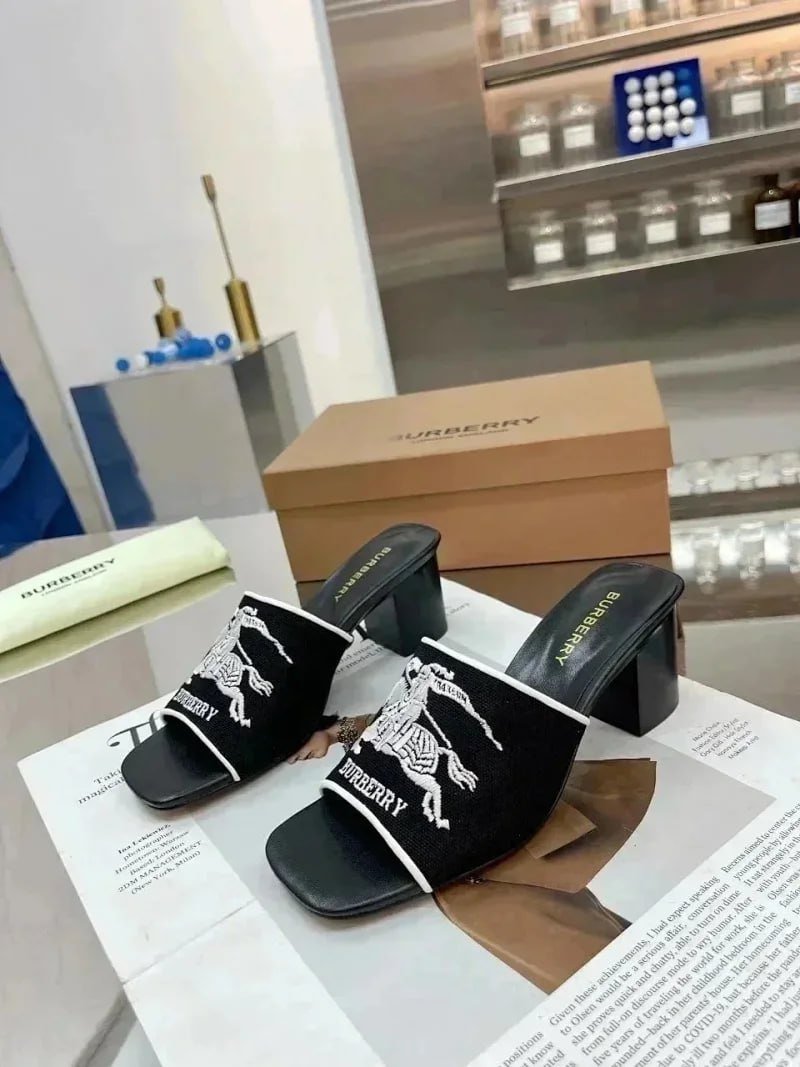 Burberry slippers -3