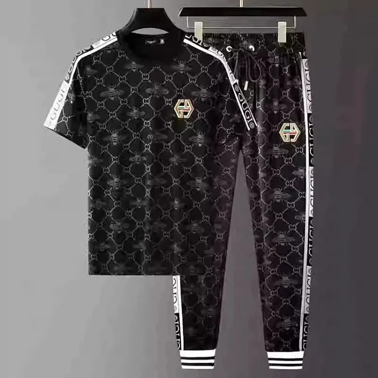 Chrome Heart  gucci  Burberry 