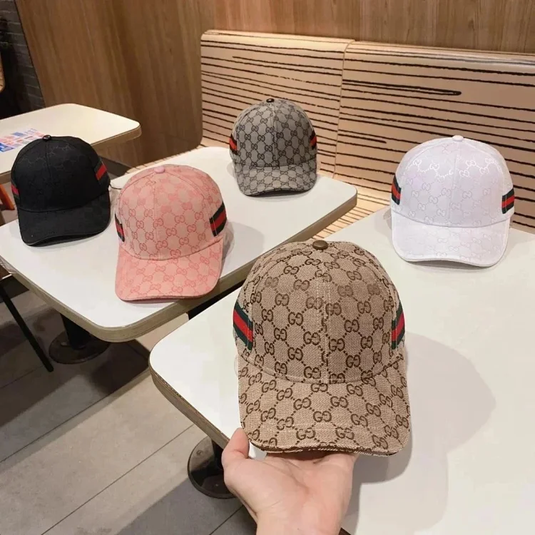  Gucci GG Supreme Baseball Cap