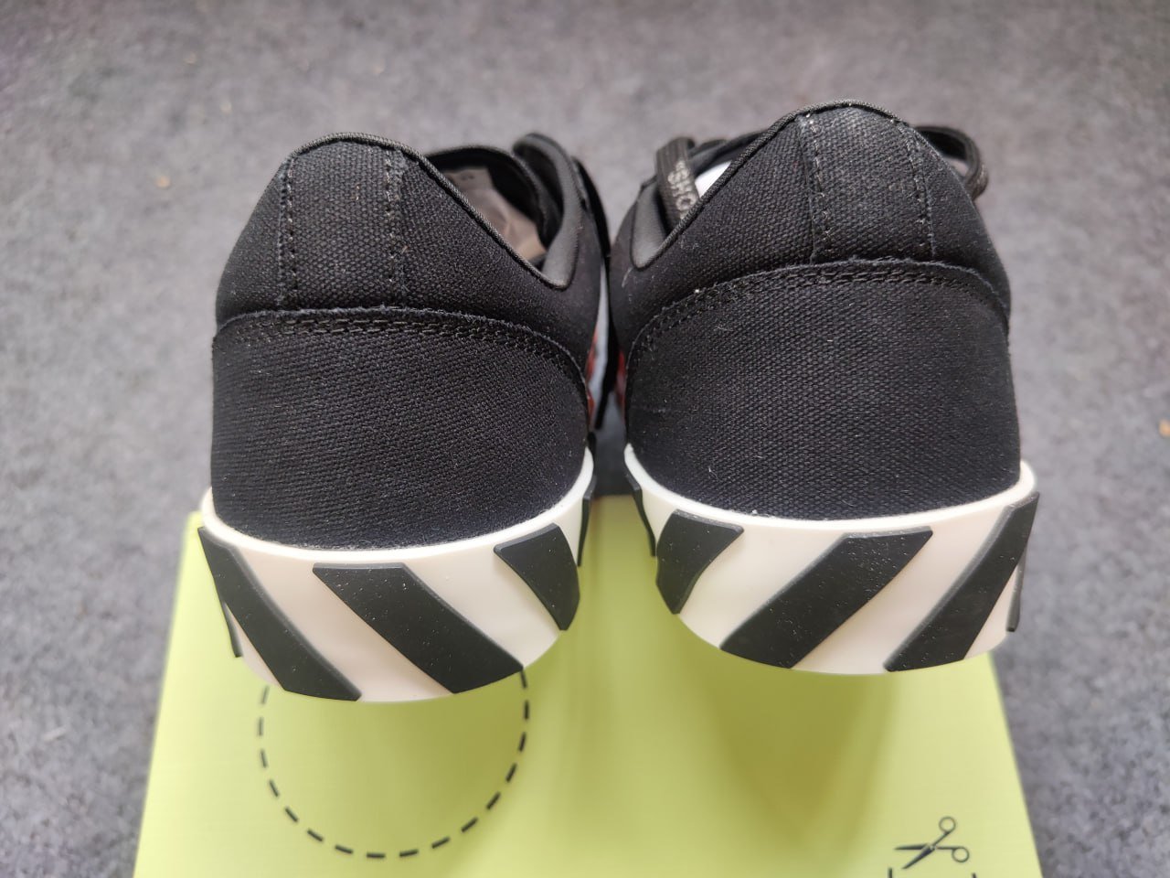 Off-White Low Top Sneakers [12 styles] -3