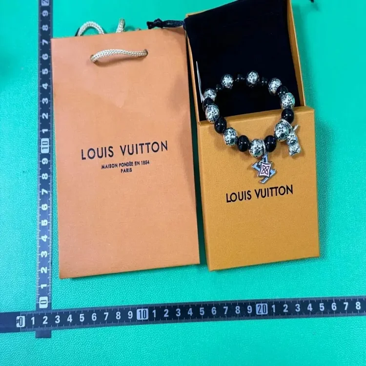 Louis Vuitton Thai Silver Styl