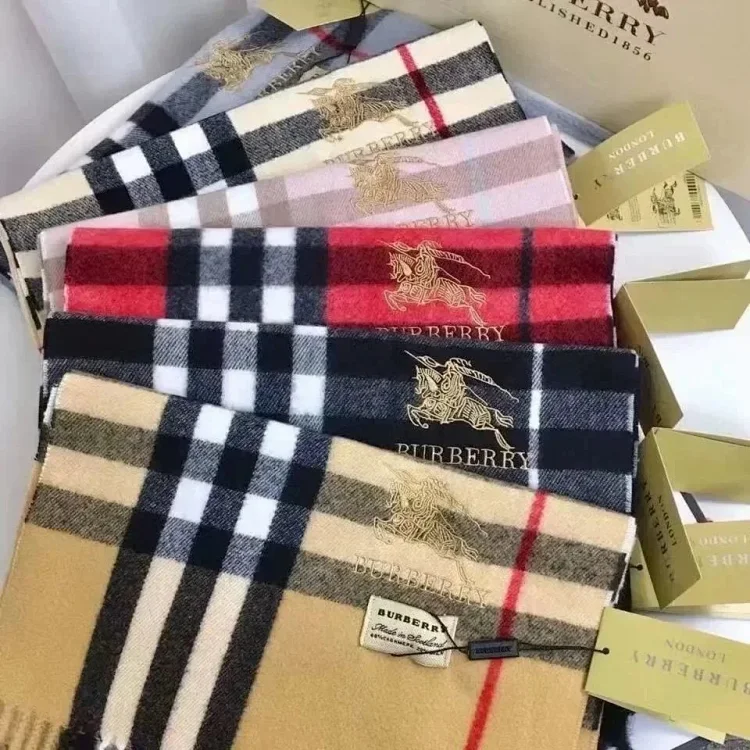  Burberry Vintage Check Scarf 