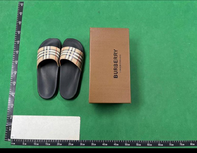  Burberry slippers -4