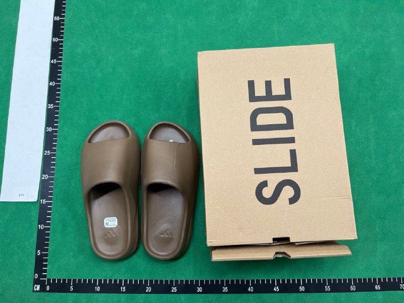 Yezzy slipper  (19 CP) -2