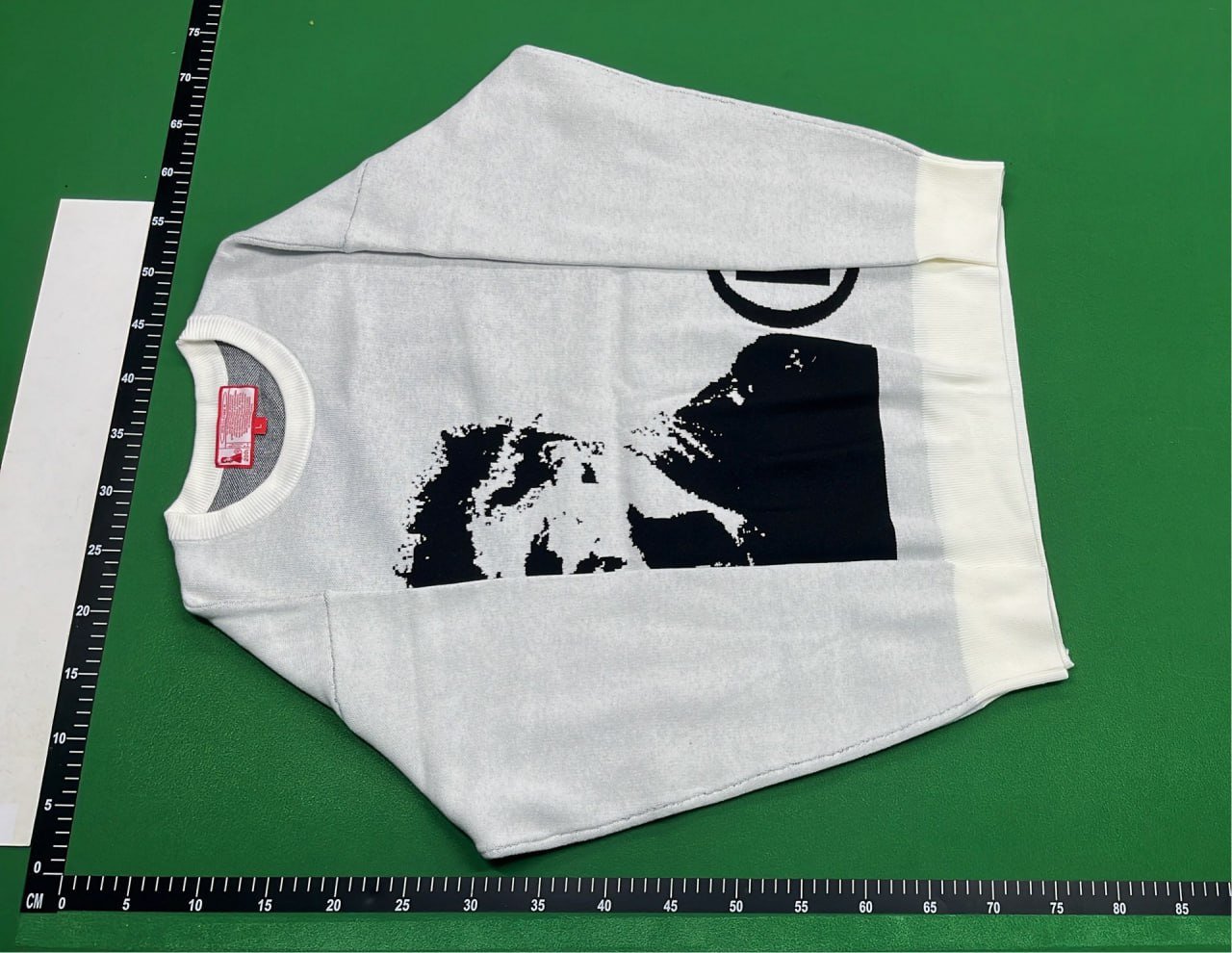  Supreme Vintage Graphic Crewneck Sweater  -2