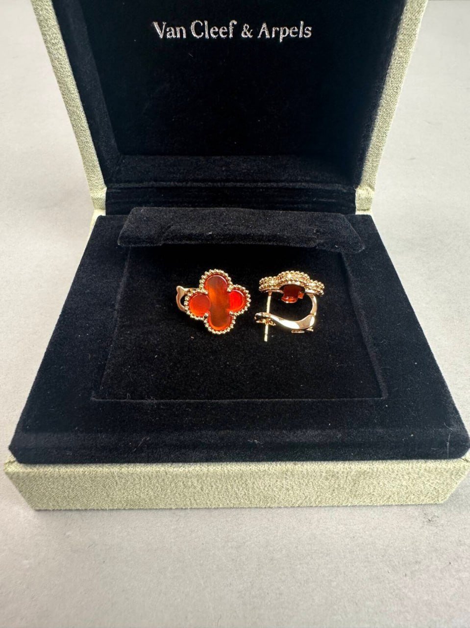Van Cleef & Arpels earrings -2