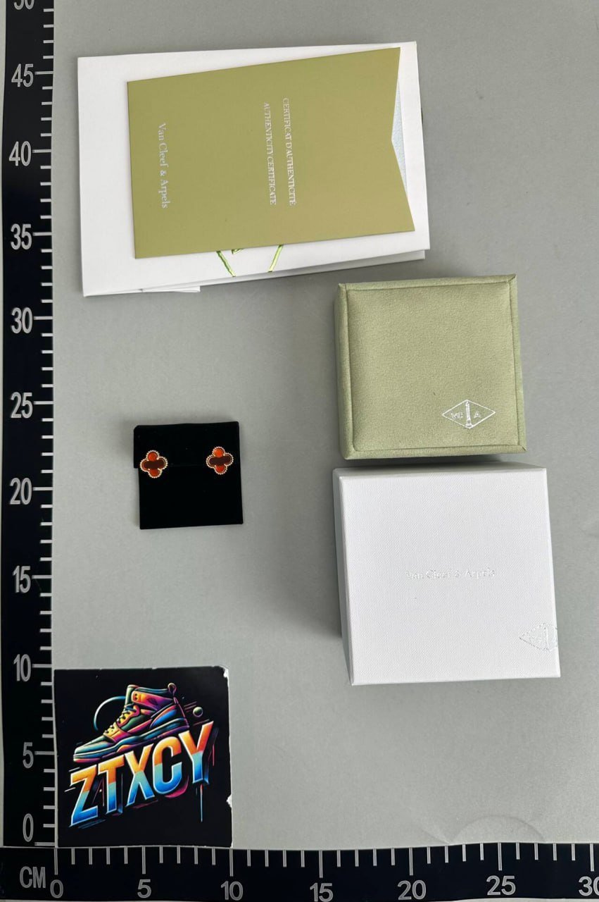 Van Cleef & Arpels earrings -4